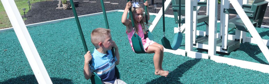 how to swing on a swing set