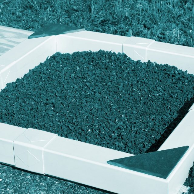 green rubber mulch used for white vinyl play set base green rubber mulch