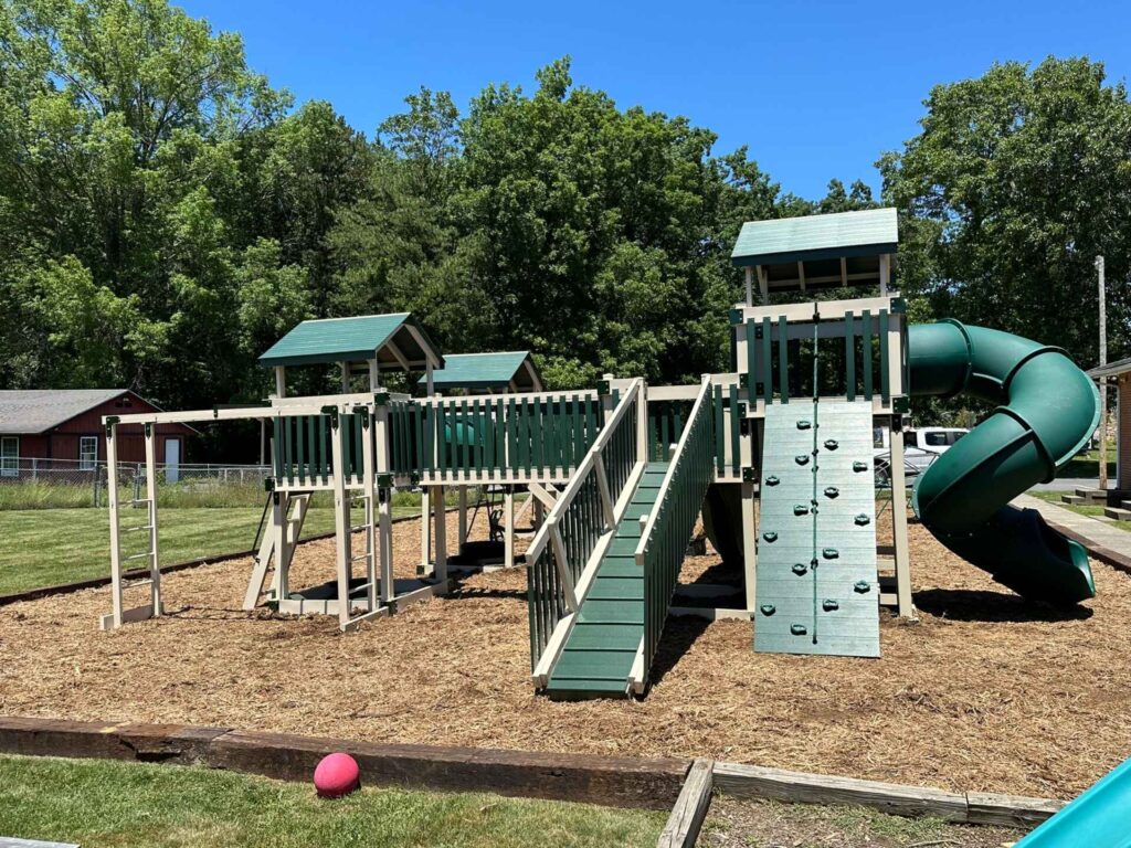 Is it better to build a swing set or to buy one?